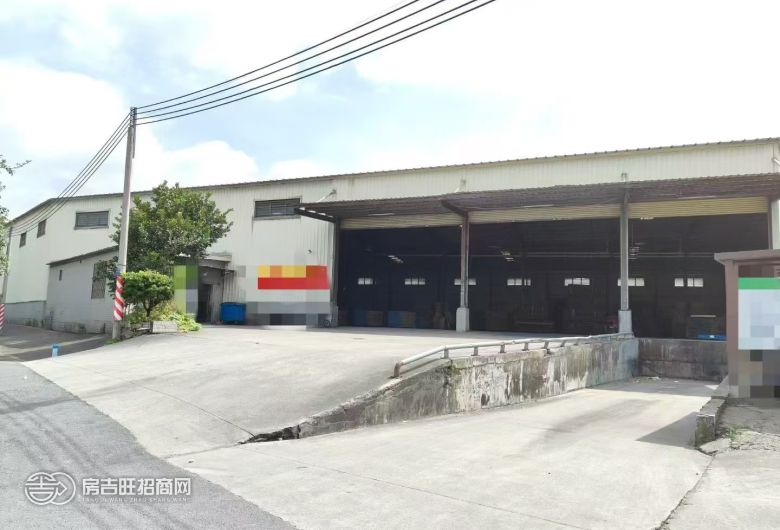 大岭山原房东独院3700㎡厂房仓库出租 ​交通便利，可进拖头挂车，形象好，靠107莞长路，现成卸货平台