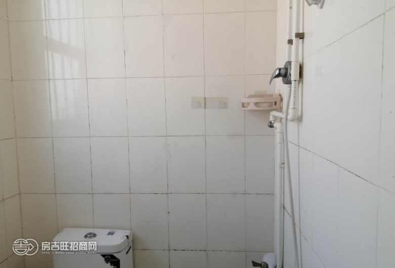 五号线，距离深圳北2个站，五和地铁站附近一室一厅直租