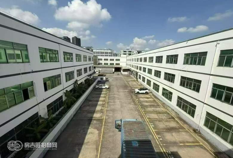 光明将石红本独院36800平方，厂房1-3层约26000平方，办公楼+宿舍约10800平方，可以分为两个独院，合同10年，适合各种行业