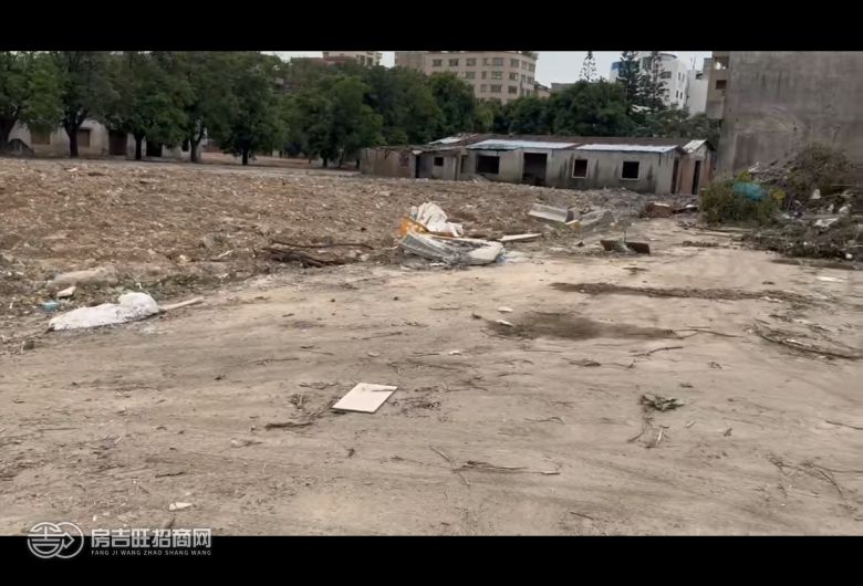 虎门30000平空地招租，马路边交通十分好。价格实惠，合同长，拖头好进出。