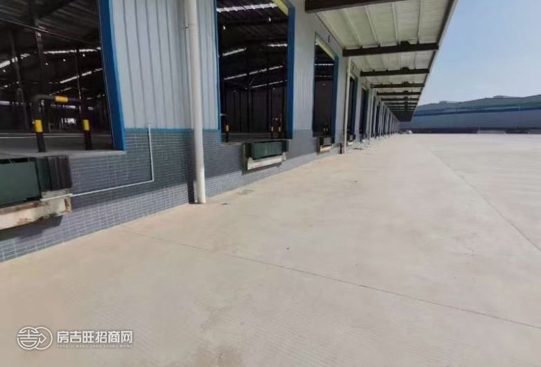 东莞寮步镇全新定建高标台物流仓 ，电动尾板高台，丙二类消防，热感水炮，楼层高度16米；新空置A区9500㎡，空地25000平米