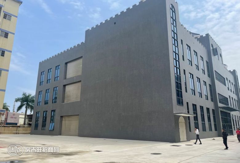 桥头镇原房东全新标准厂房独门独院 新建厂房标准厂房1-3层，每层1750平， 办公室400，总计5820平，宿舍按需 空地约2500方，