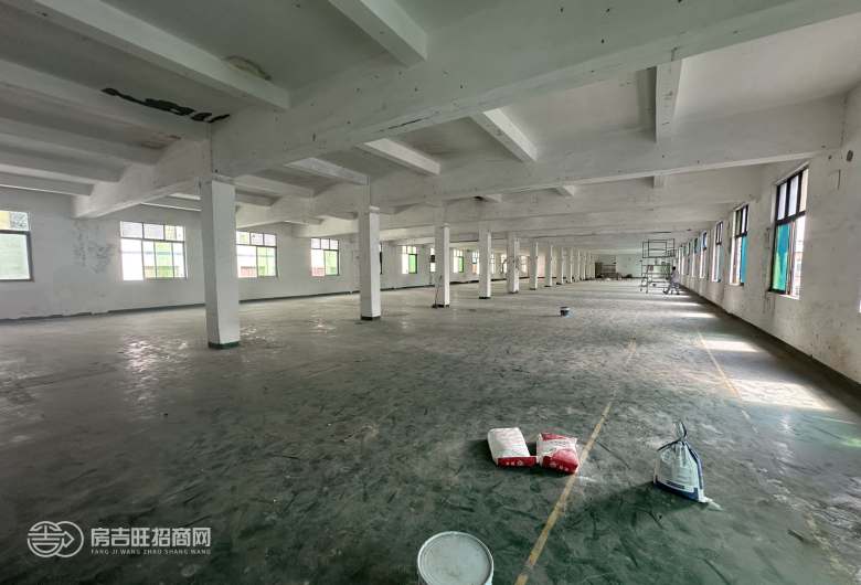 石岩塘头原房东三楼整层1500平方，实际面积出租，带前台办公室装修，实际面积出租