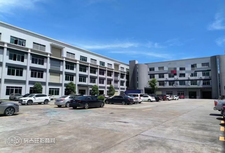 厚街工业区标准厂房一层6000多方招租， 长度150米，中间无柱子，适合各种行业！