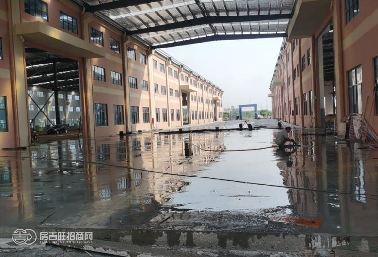 惠州原房东滴水14米独院钢构厂房出租 重工业红本厂房 厂房面积1.8万平米，滴水高度14米，牛角位高度9.5米，牛角位可承重50吨行车