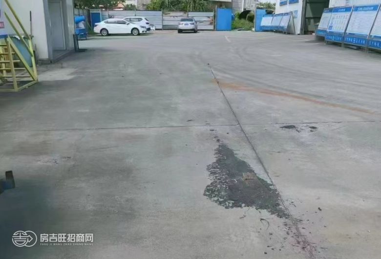 中堂靠近望牛墩独门独院厂房带二台10吨航车，面积2600平方，高度12米，门口空地大