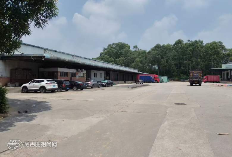 光明区新湖街道高台物流仓6500平 仓库滴水6米   90米卸货平台 丙类消防   水电照明办公室 卫生间，车队调度室配置齐全，空地超大